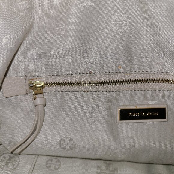 TORY BURCH Ivy Slouchy Shoulder Bag - Picture 8 of 10